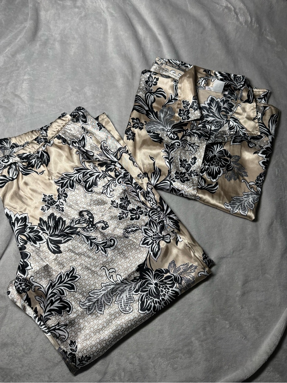 Linda Donatella printed satin PJs